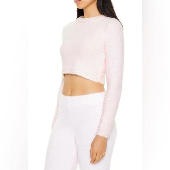 NWT Forever 21 fuzzy two-piece set in the color blossom 🌸 - Picture 4 of 7
